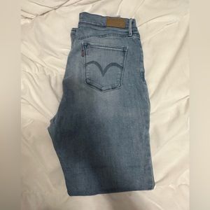 Levi jeans